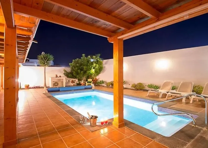 Maiteren Etxea- 4 Beds With Private Pool וילה פלאיה בלנקה