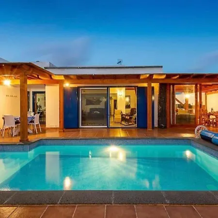 Maiteren Etxea- 4 Beds With Private Pool